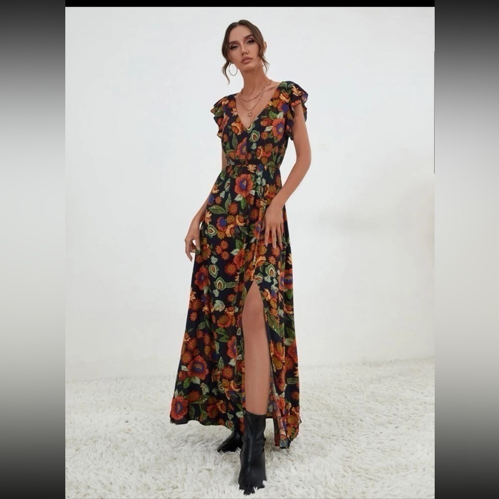 Floral maxi dress with a slit‎ size medium